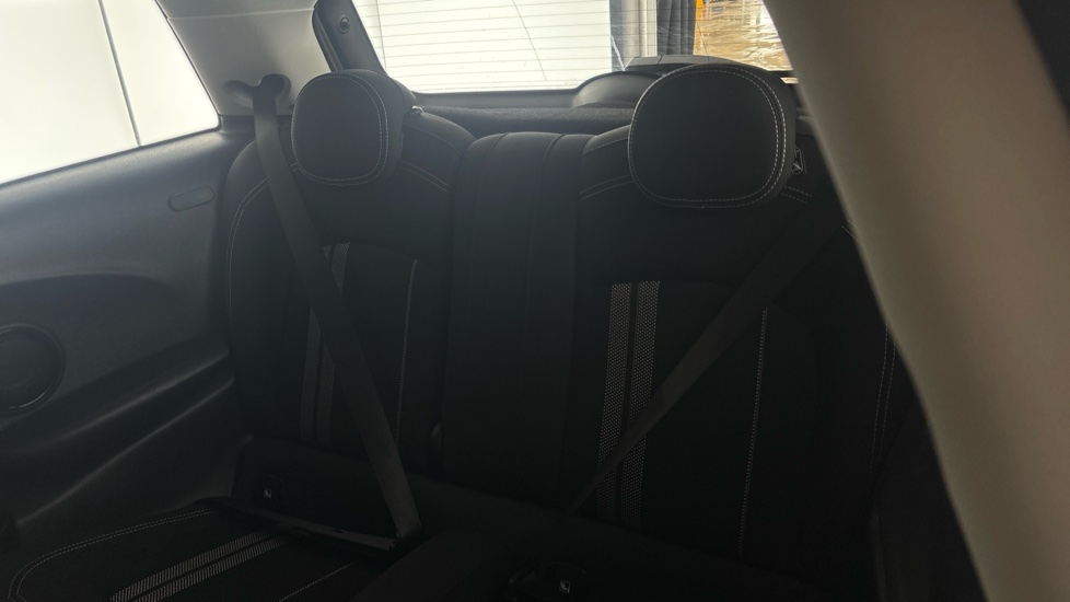 Mini Hatchback Image 14