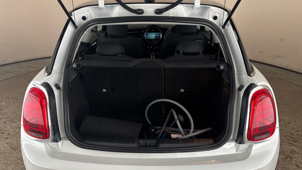 Mini Hatchback Image 15