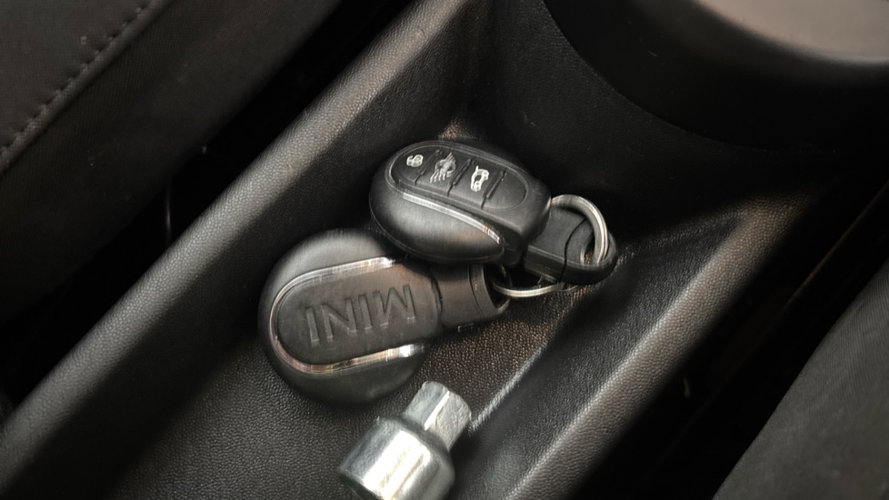 Mini Hatchback 2 keys