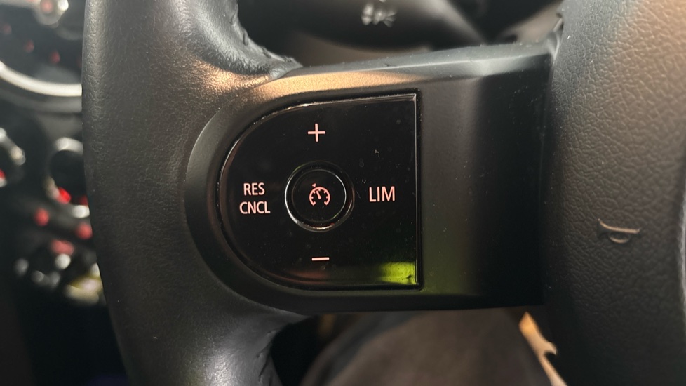Mini Hatchback cruise control