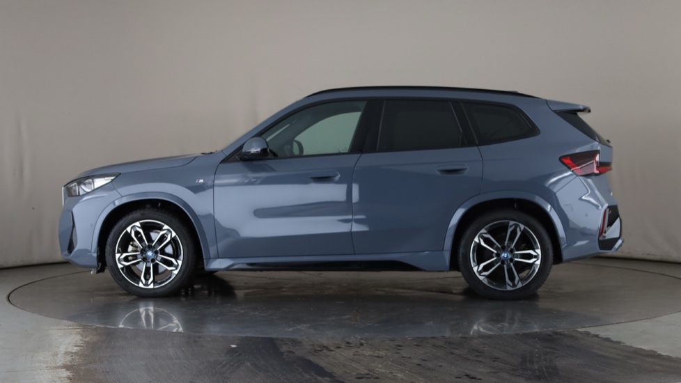 BMW iX1 Image 2