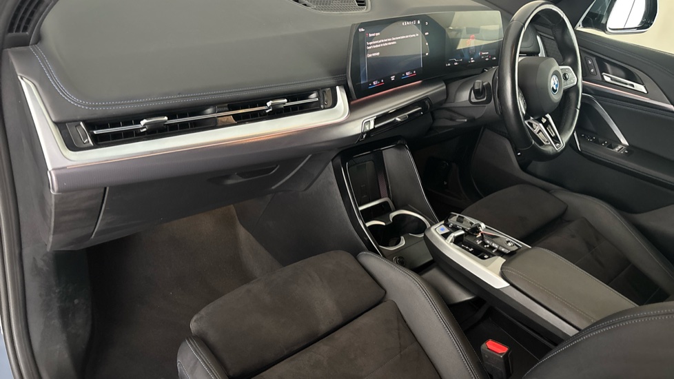 BMW iX1 Image 10