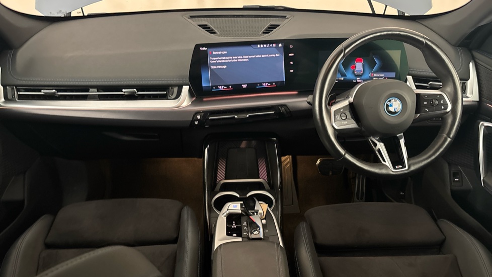 BMW iX1 Image 11