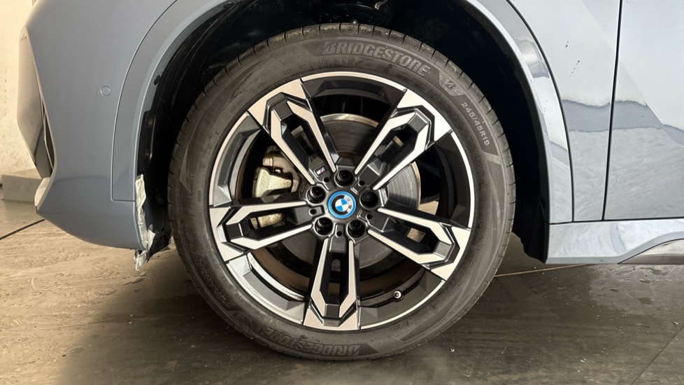 BMW iX1 Image 17