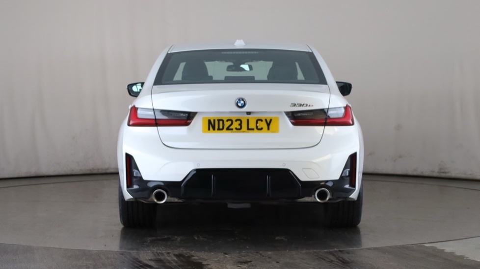 BMW 3 SERIES Image 4