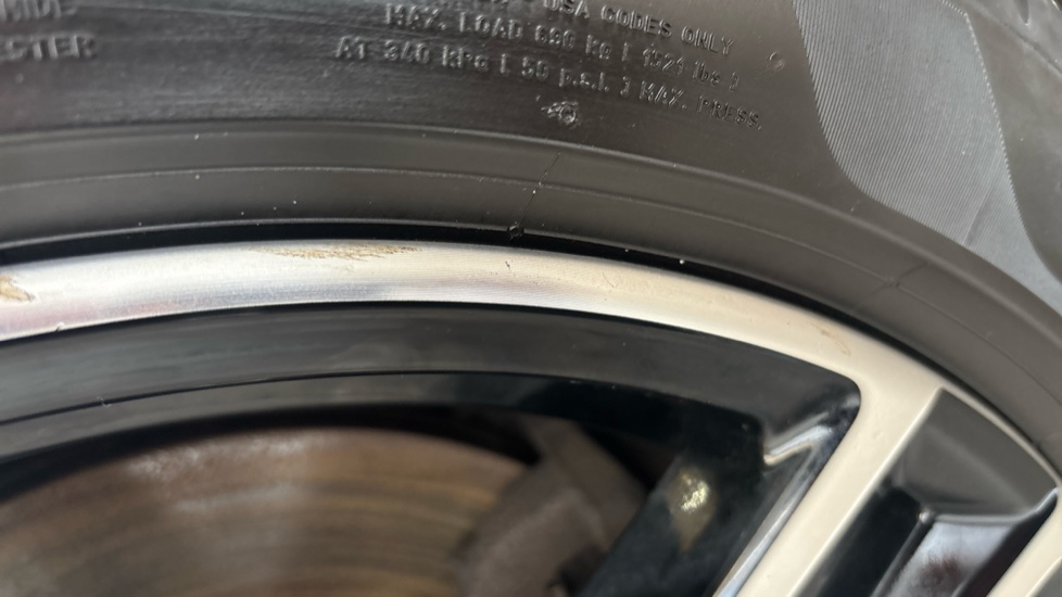 BMW 3 SERIES scuff