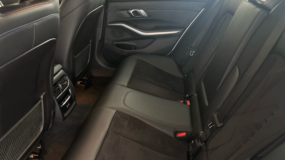 BMW 3 SERIES Image 14