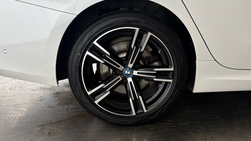 BMW 3 SERIES Image 19