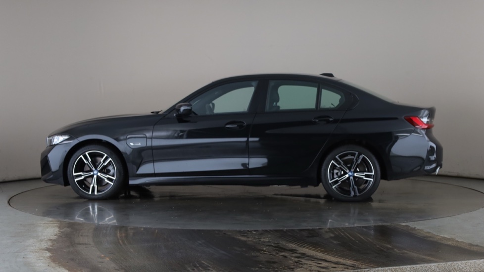 BMW 3 SERIES Image 2