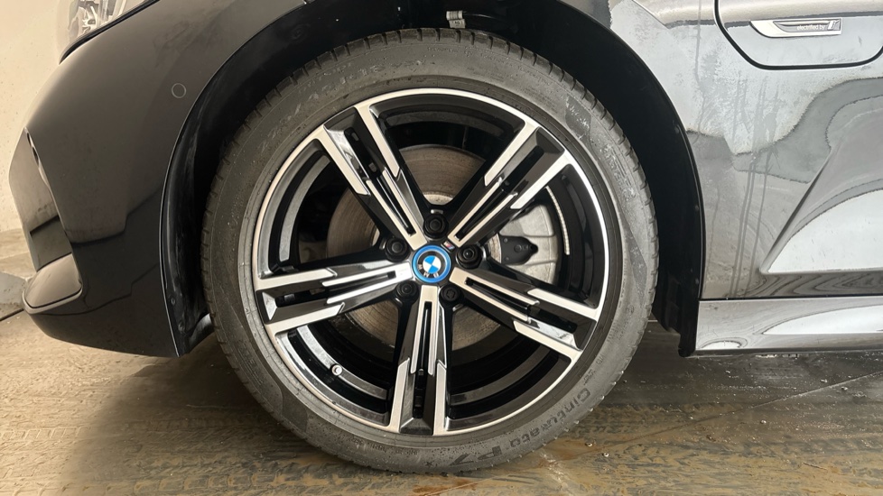 BMW 3 SERIES Image 17