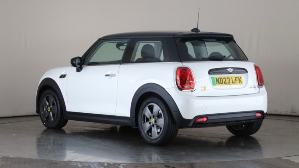 MINI HATCHBACK Image 3