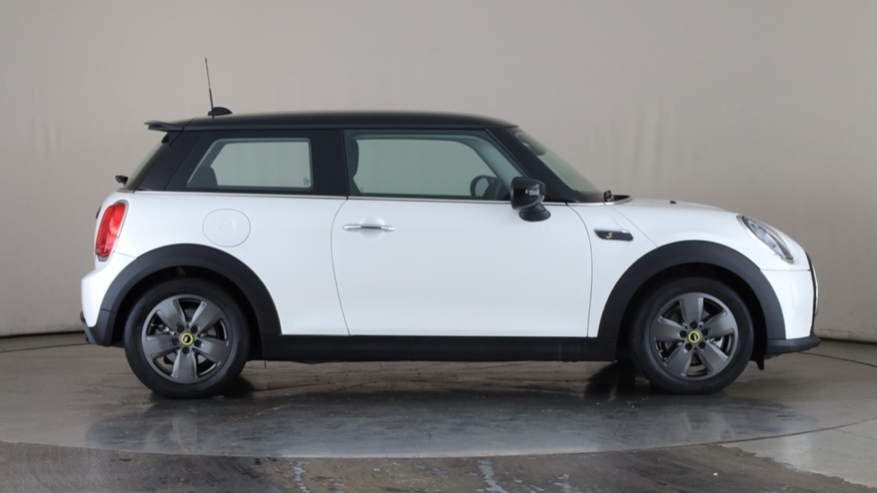 MINI HATCHBACK Image 6