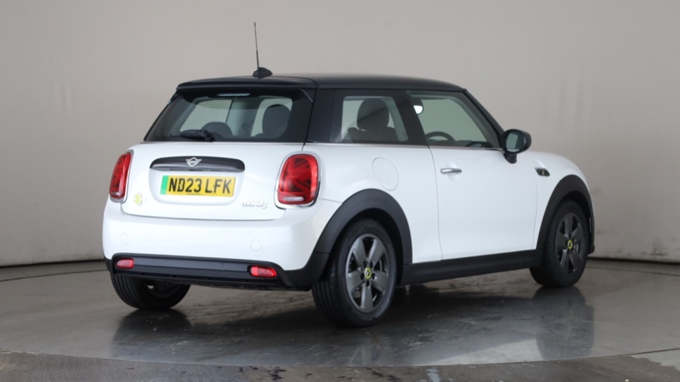 MINI HATCHBACK Image 5