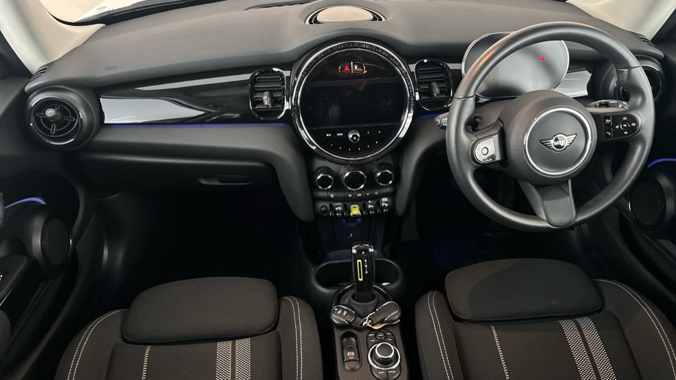 MINI HATCHBACK Image 11
