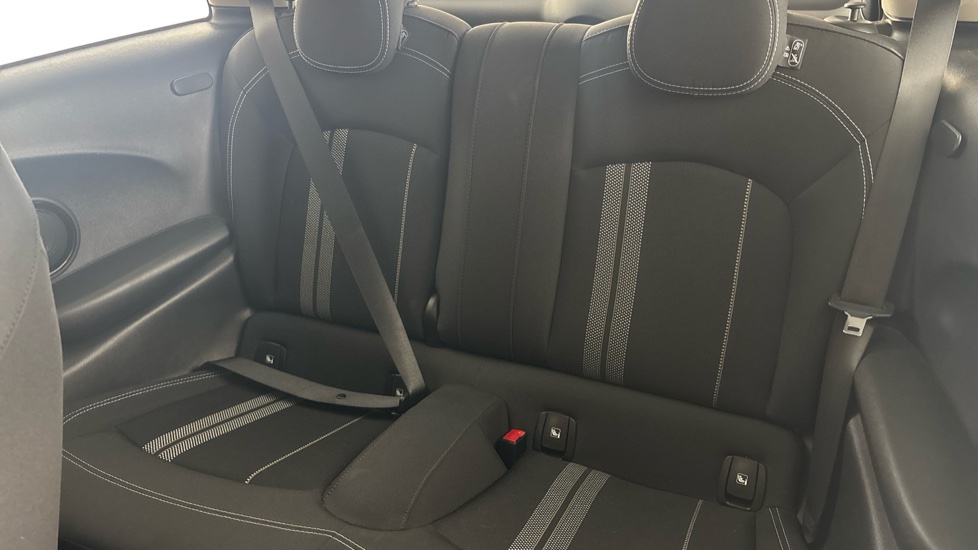 MINI HATCHBACK Image 14