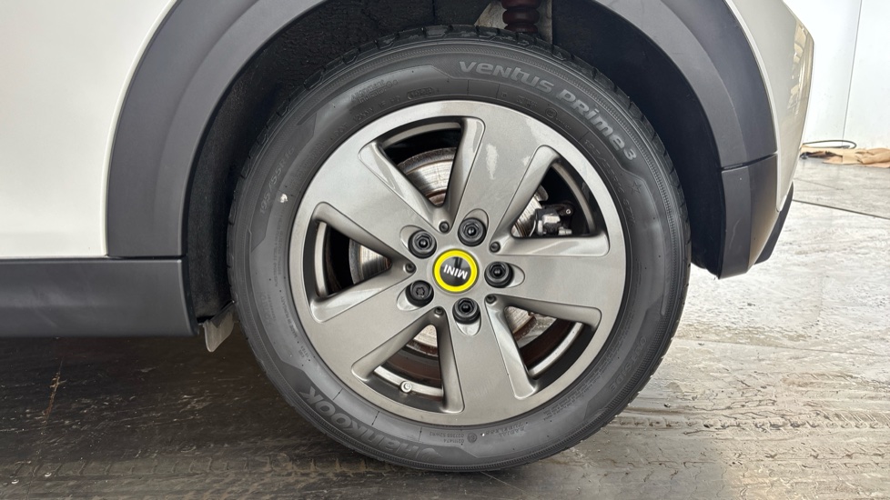 MINI HATCHBACK Image 18