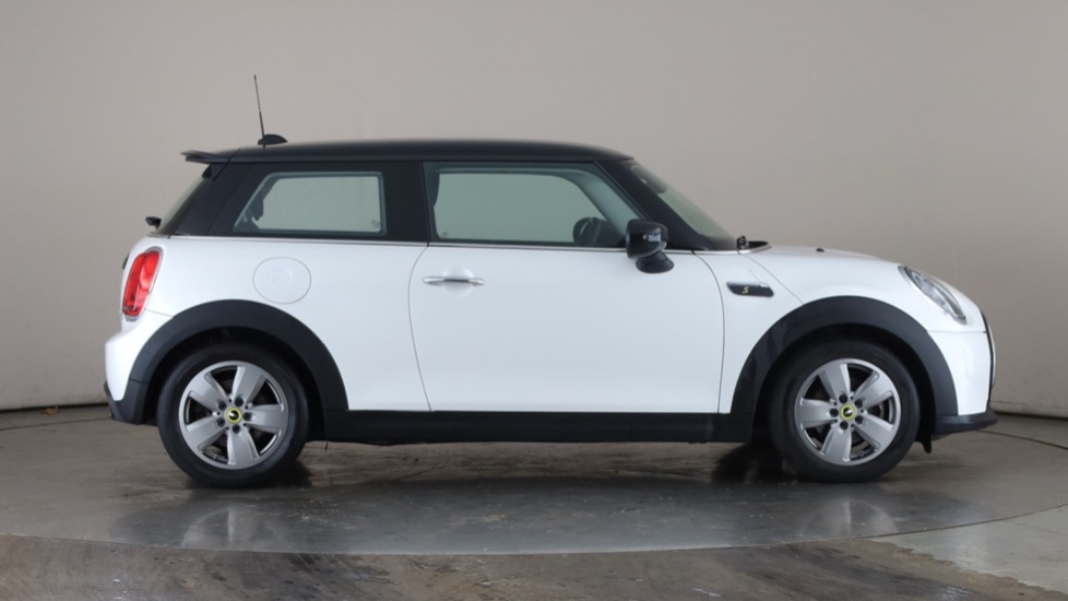 MINI HATCHBACK Image 6