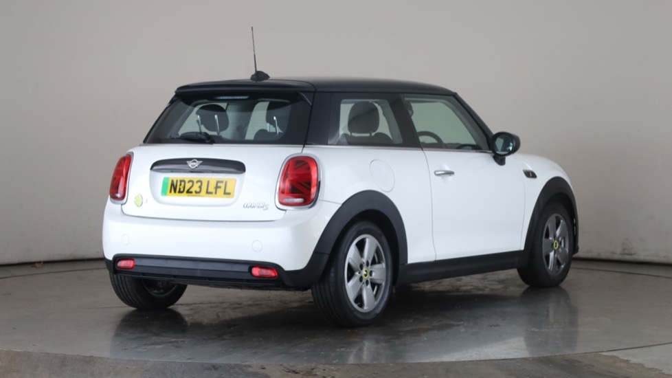 MINI HATCHBACK Image 5