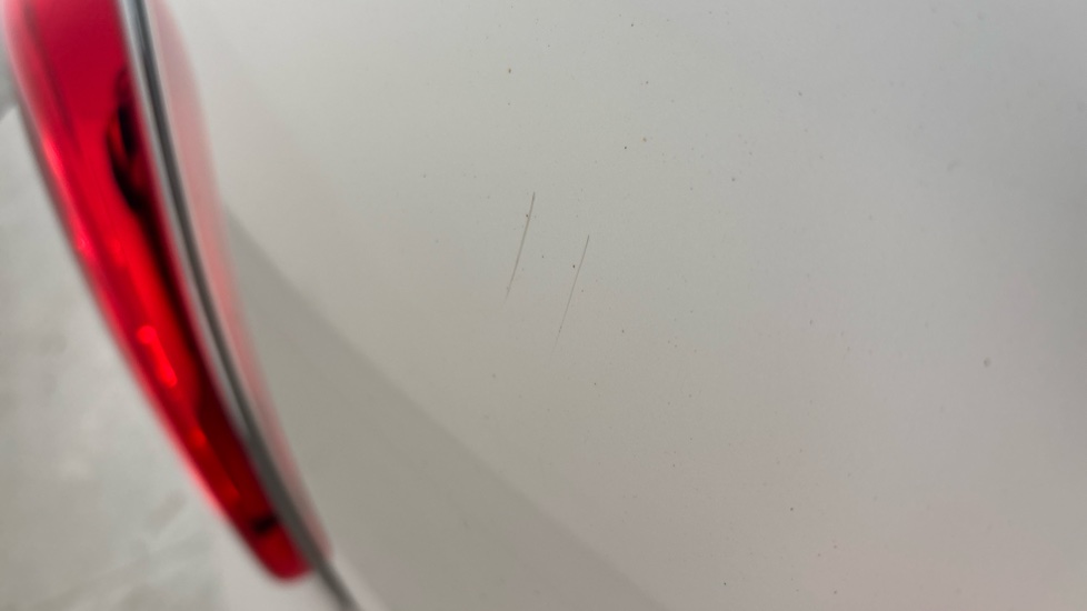 MINI HATCHBACK Scratches