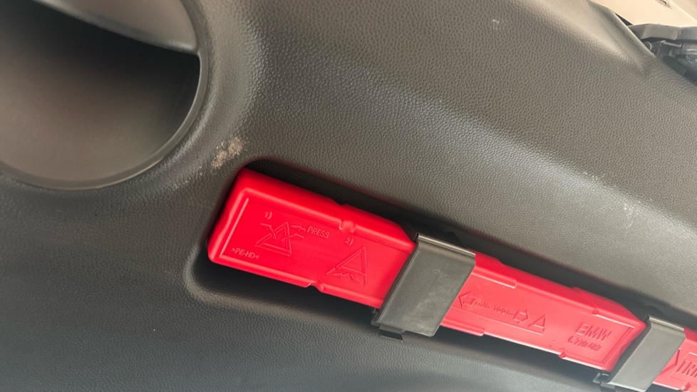 MINI HATCHBACK Scuff