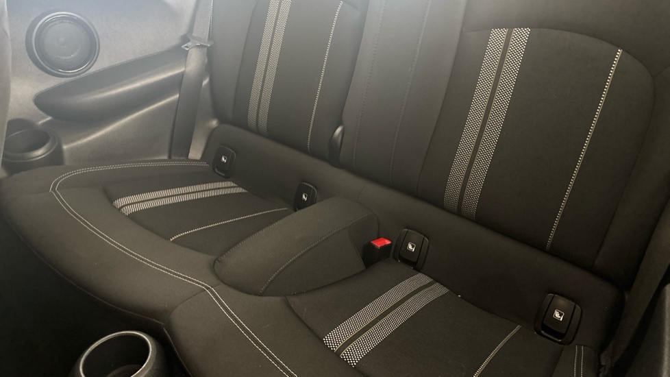 MINI HATCHBACK Image 14
