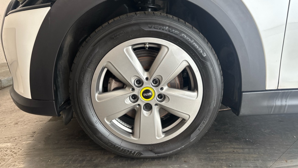 MINI HATCHBACK Image 17