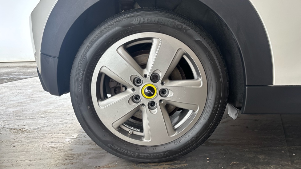 MINI HATCHBACK Image 19