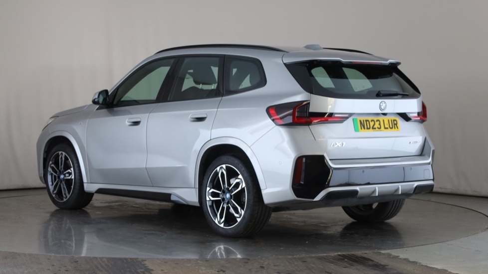 BMW iX1 Image 3