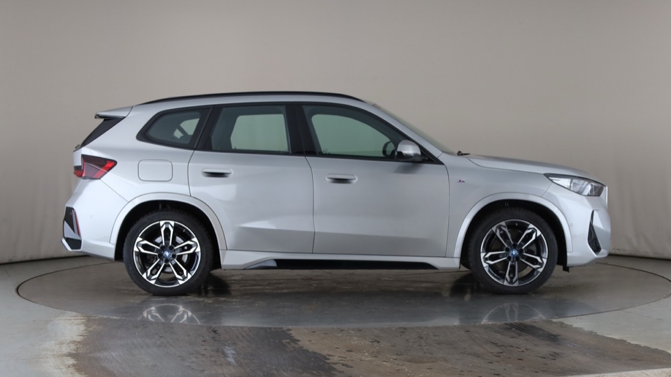 BMW iX1 Image 6