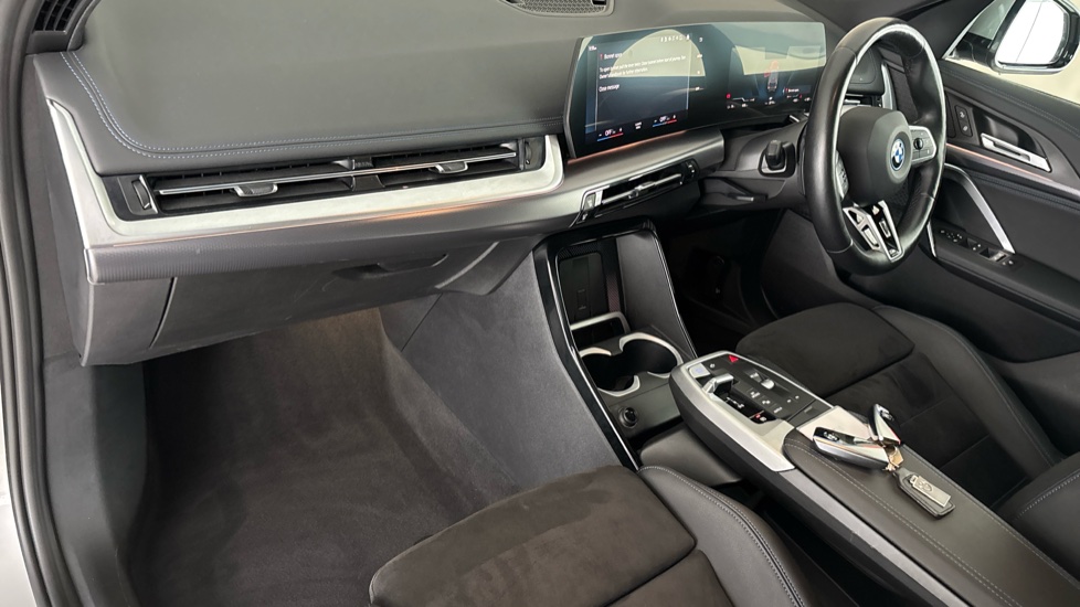 BMW iX1 Image 10