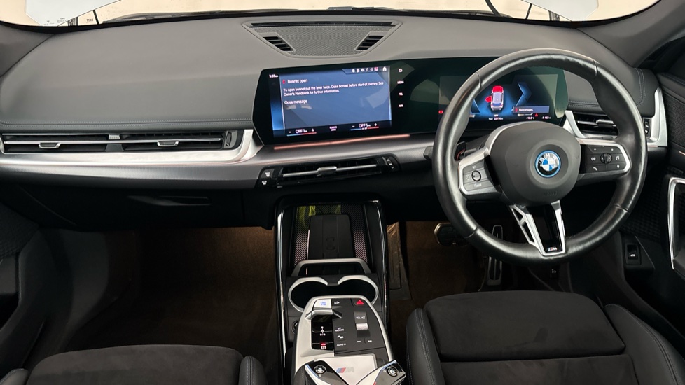 BMW iX1 Image 11
