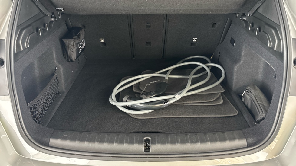 BMW iX1 Image 15