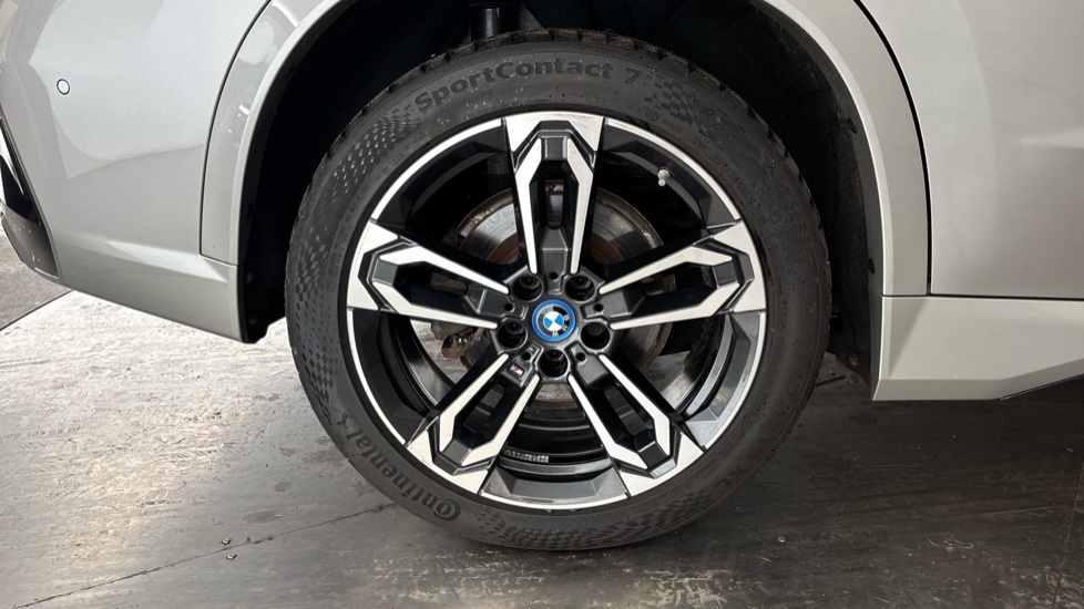 BMW iX1 Image 19