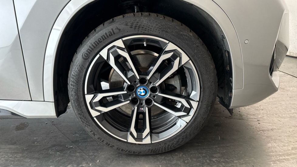 BMW iX1 Image 20