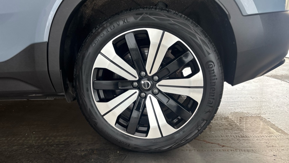 VOLVO C40 Image 18
