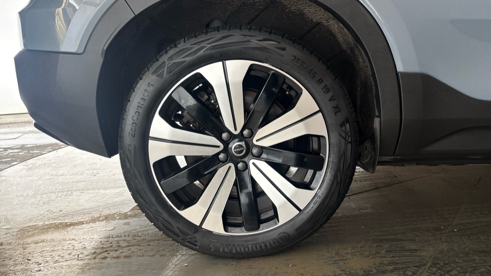 VOLVO C40 Image 19