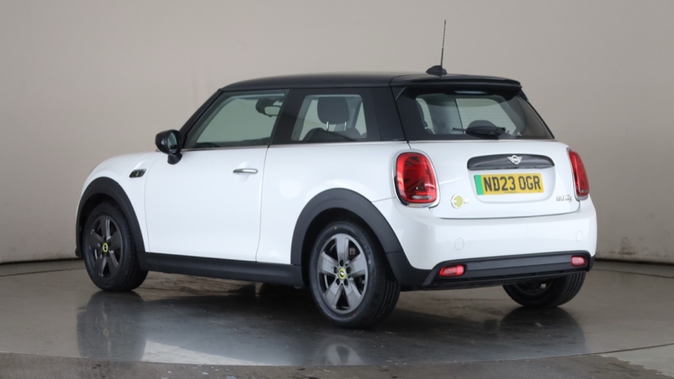 MINI HATCHBACK Image 3