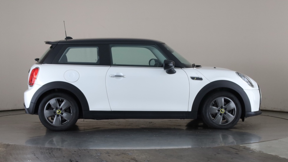 MINI HATCHBACK Image 6