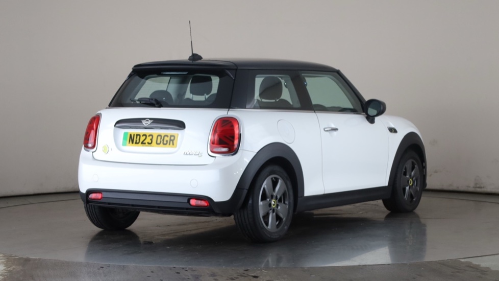 MINI HATCHBACK Image 5