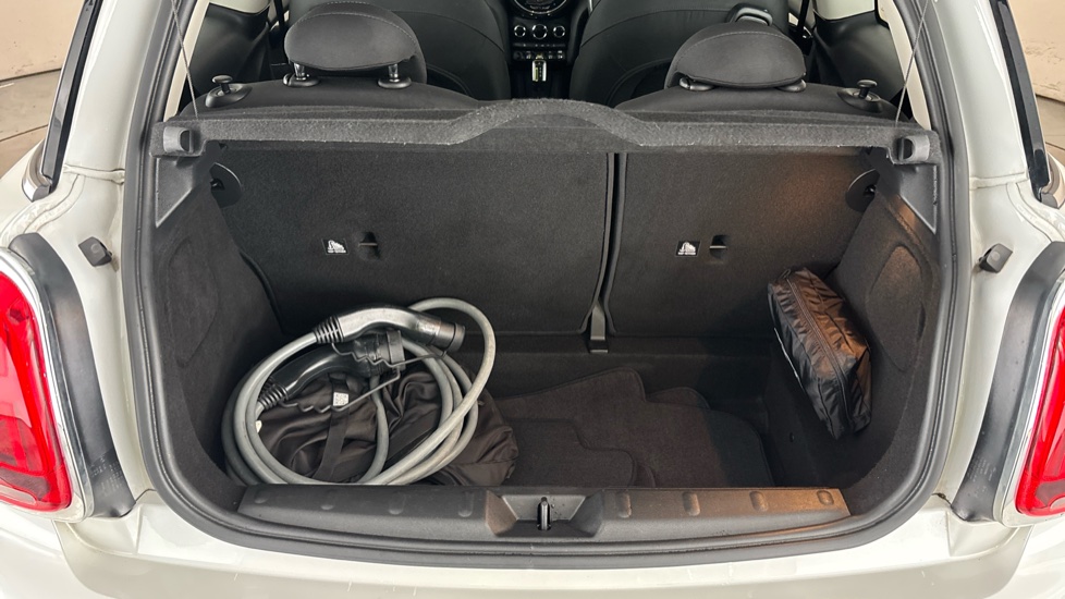 MINI HATCHBACK Image 15