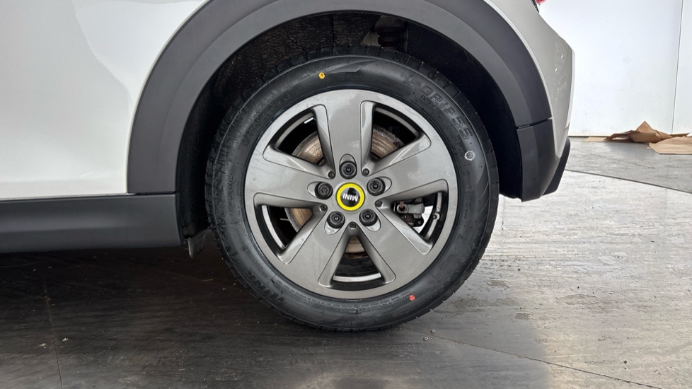 MINI HATCHBACK Image 18