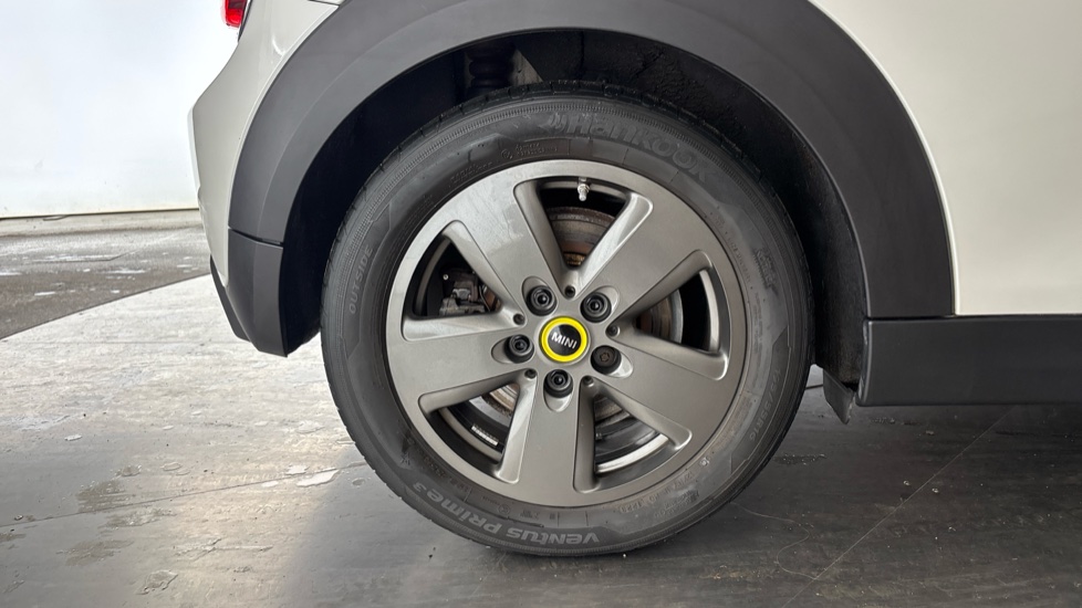 MINI HATCHBACK Image 19