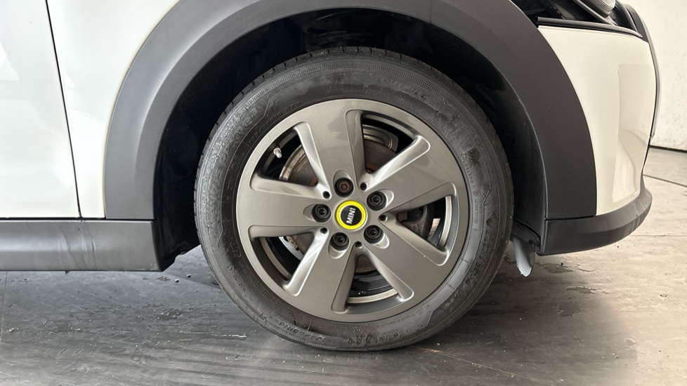 MINI HATCHBACK Image 20