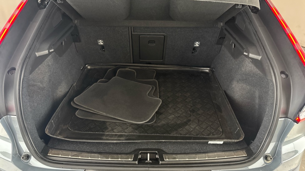 VOLVO C40 Image 15