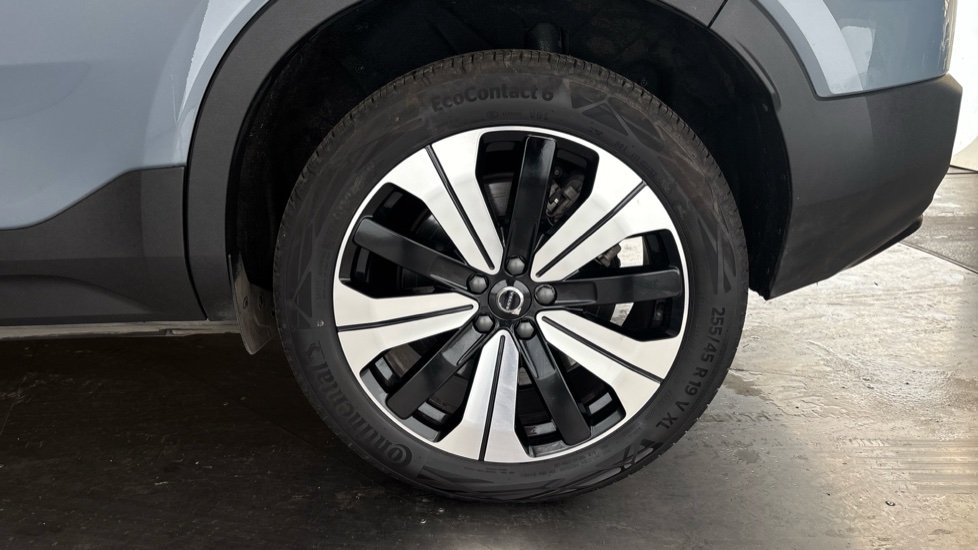 VOLVO C40 Image 18