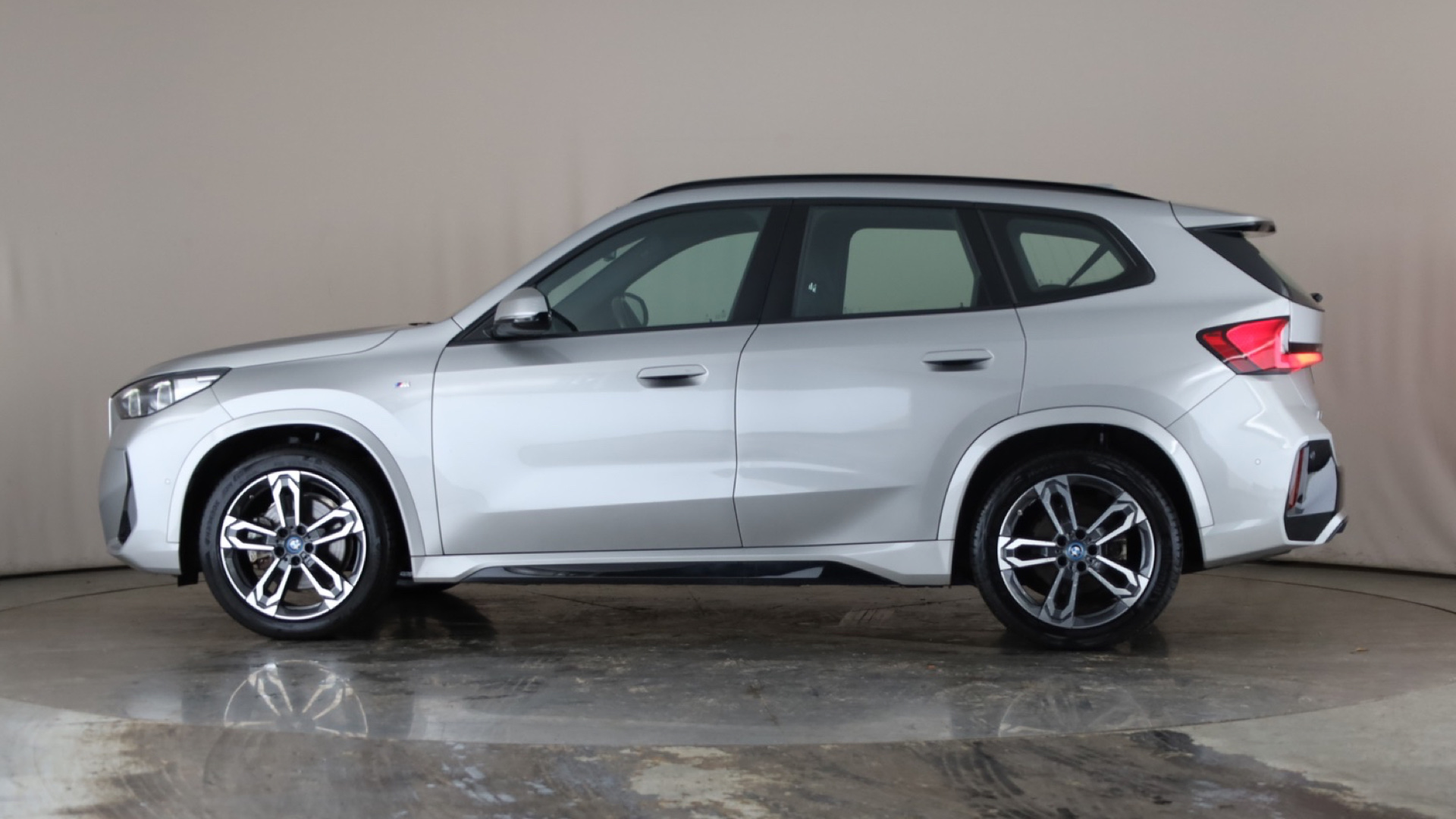 4020748 230kW xDrive30 M Sport 65kWh 5dr Auto [22kWCh]