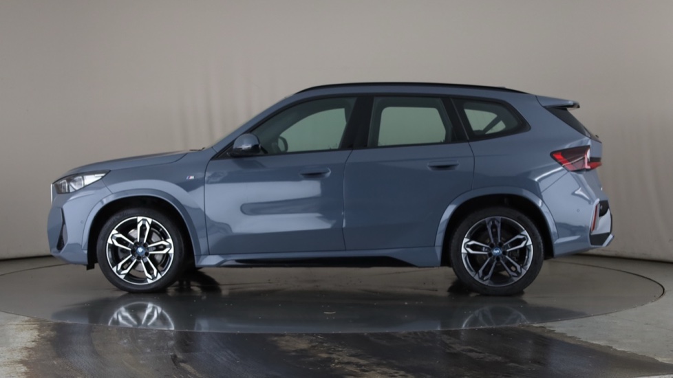 BMW iX1 Image 2