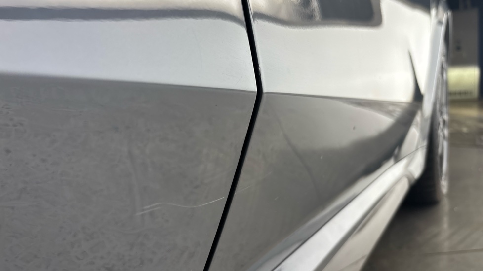 BMW iX1 Chips and scratches