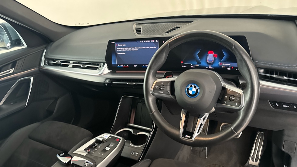 BMW iX1 Image 9