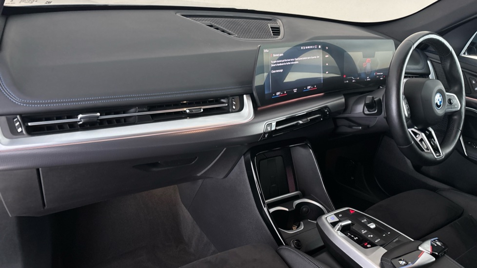 BMW iX1 Image 10